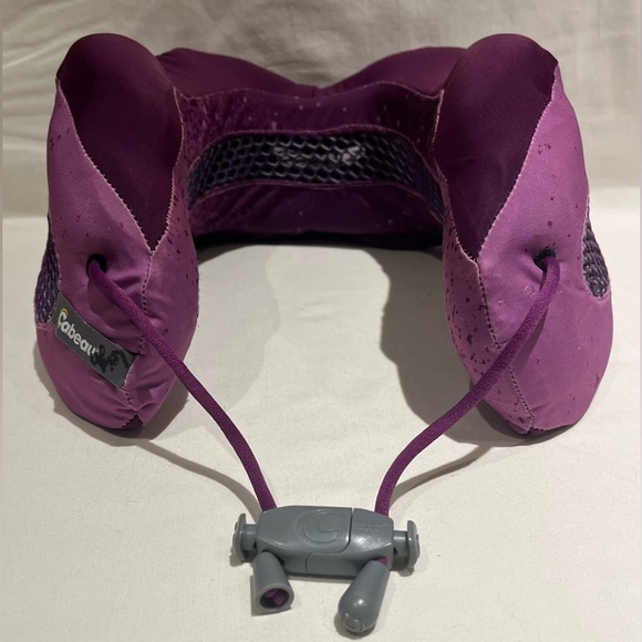 Cabeau Evolution Cool Memory Foam Travel Neck Pillow - Picture 2 of 8